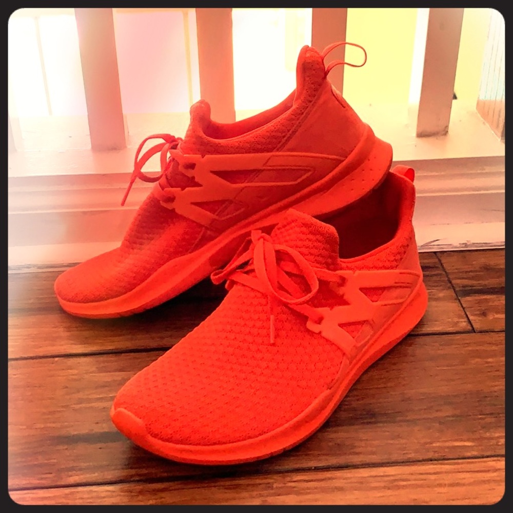 Fabletics work out tennis shoes